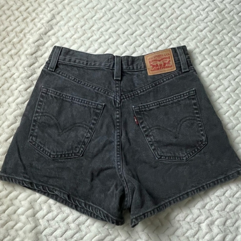 Levi's Highwaisted Mom Shorts Black